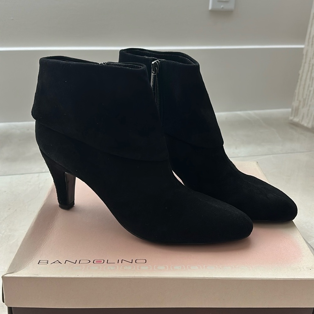 Bandolino Black Suede Ankle Heels